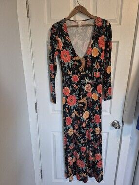 Forever 21 Floral V-Neck Long Sleeve Maxi Dress